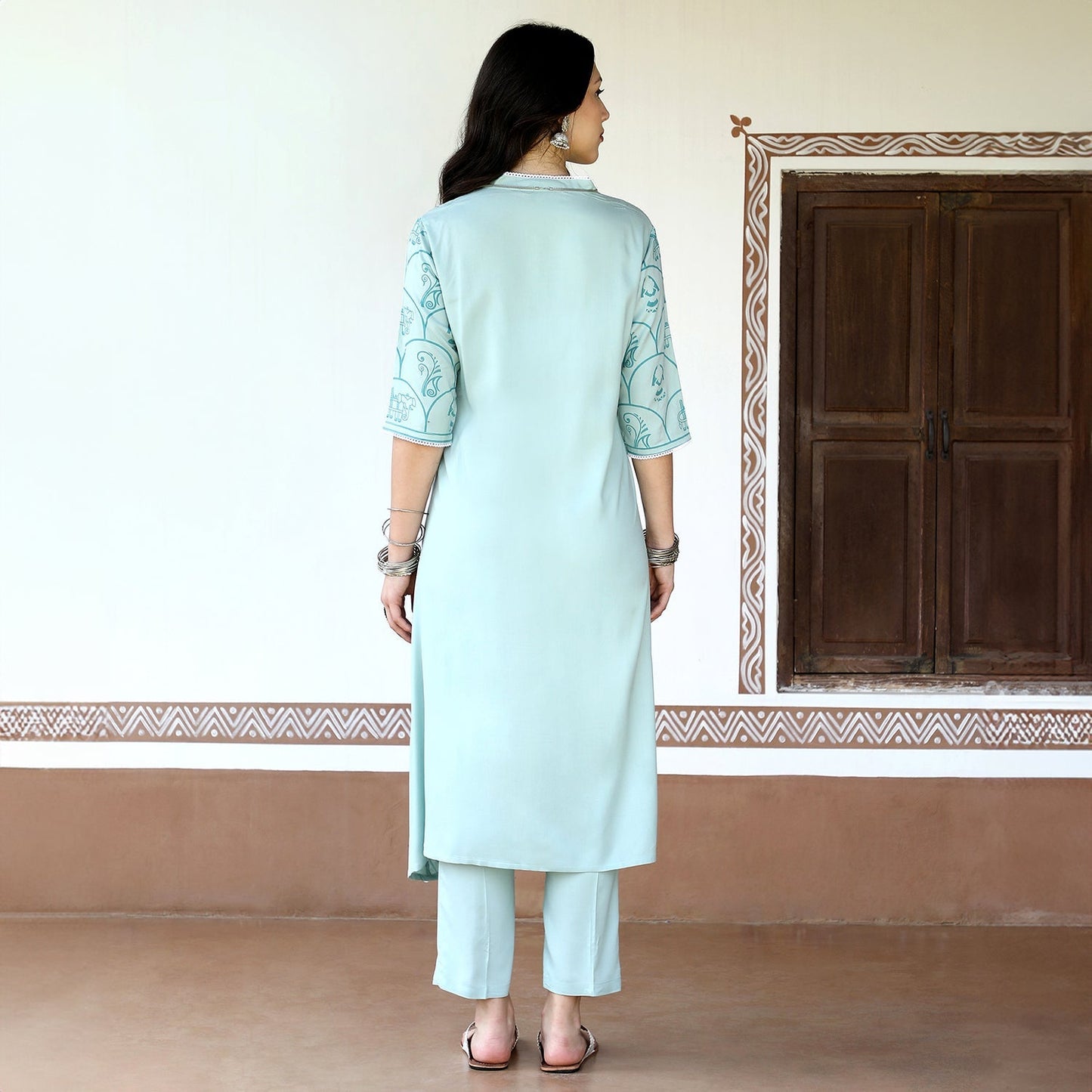 Metallic Flora Print Kurta With Trousers Set