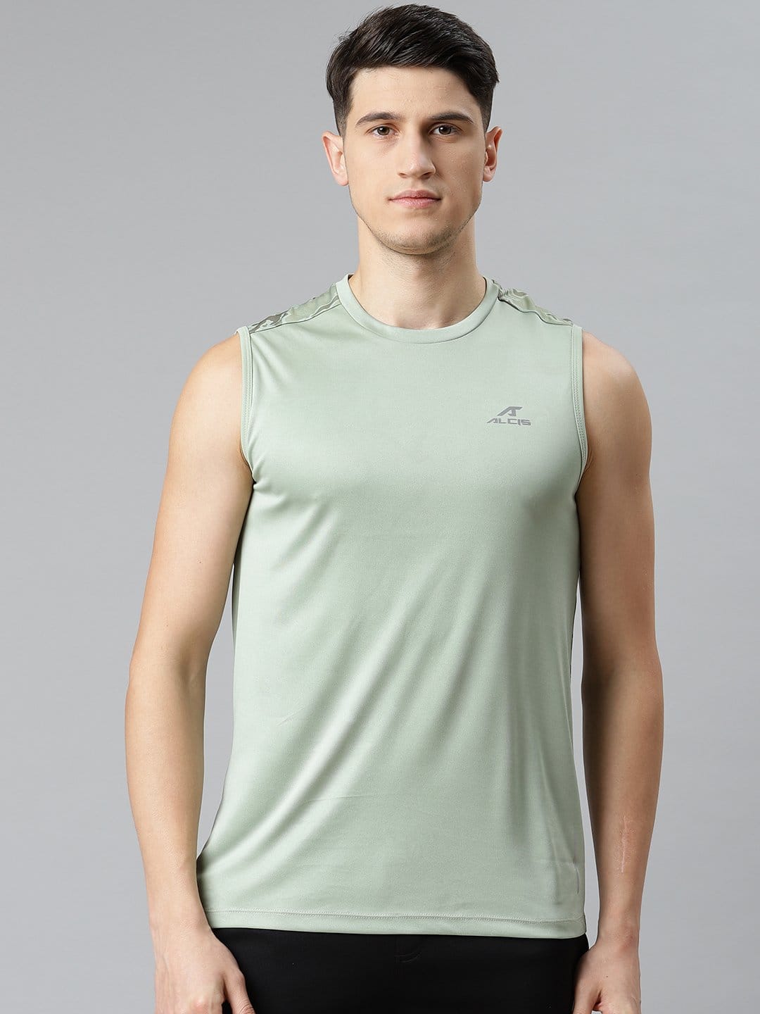 Alcis Men Green Camouflage Printed Slim Fit T-shirt