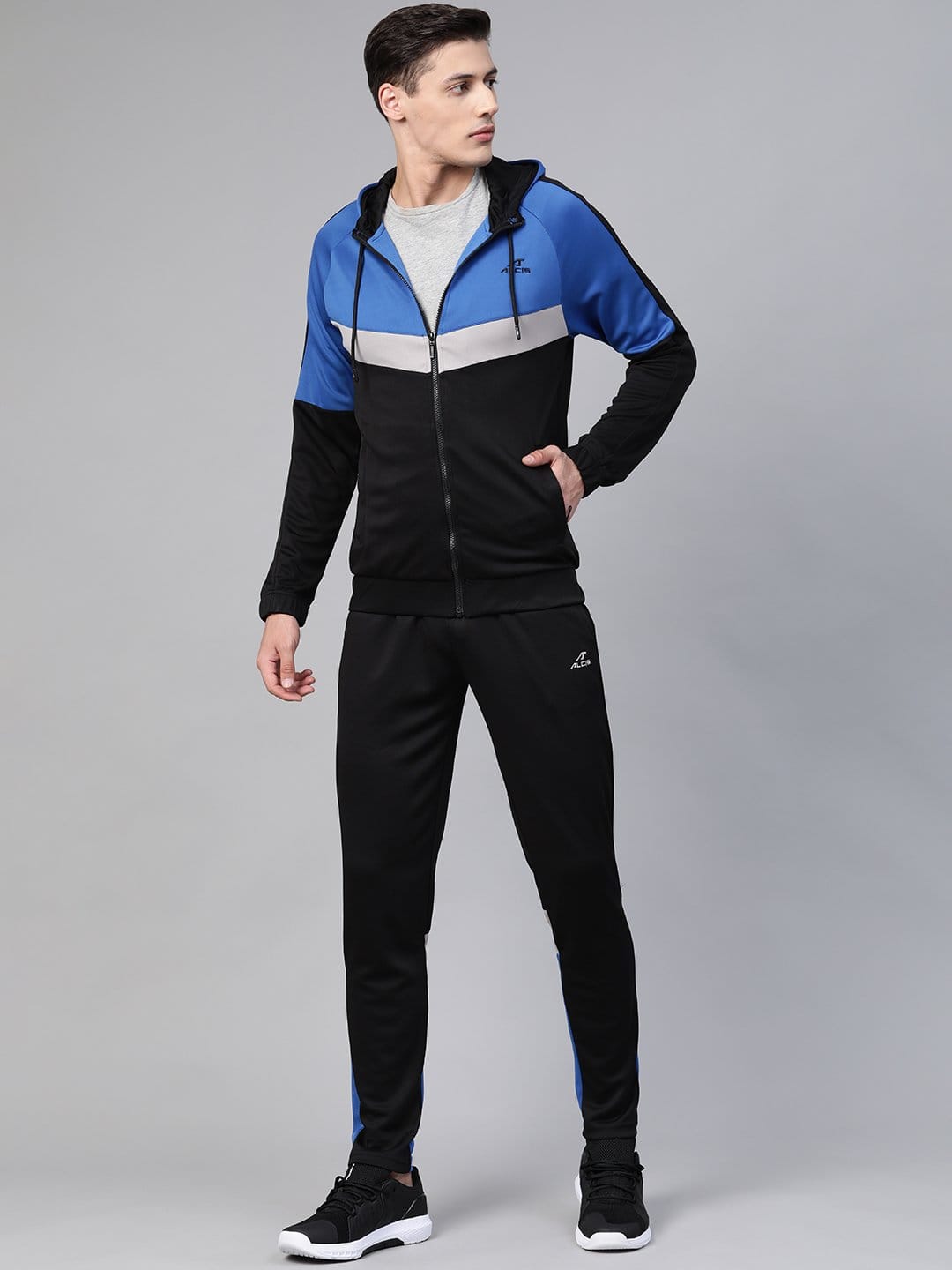 Alcis Men Black Blue Hooded Colourblocked Training Tracksuit