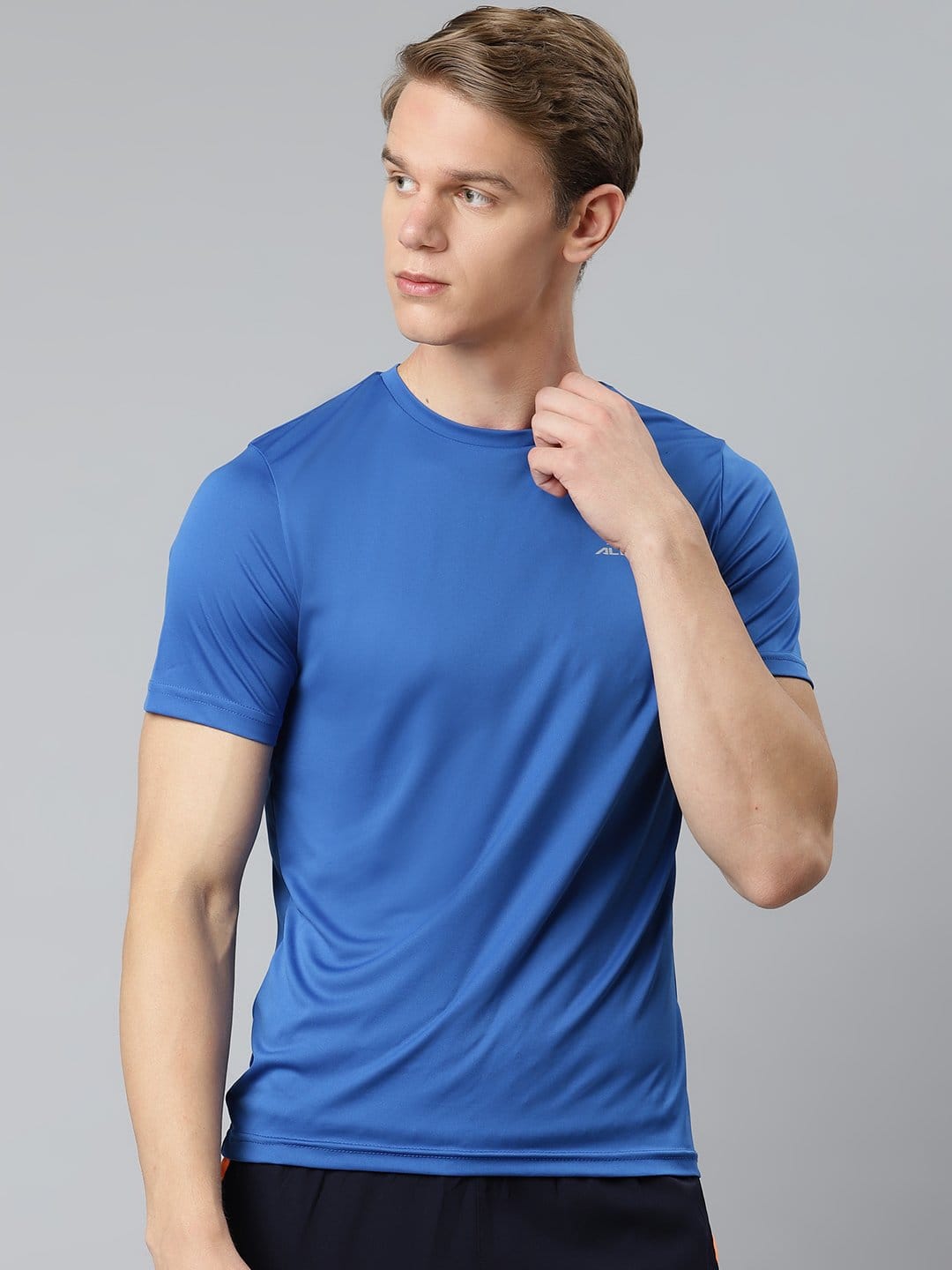Alcis Men Solid Black Tshirts