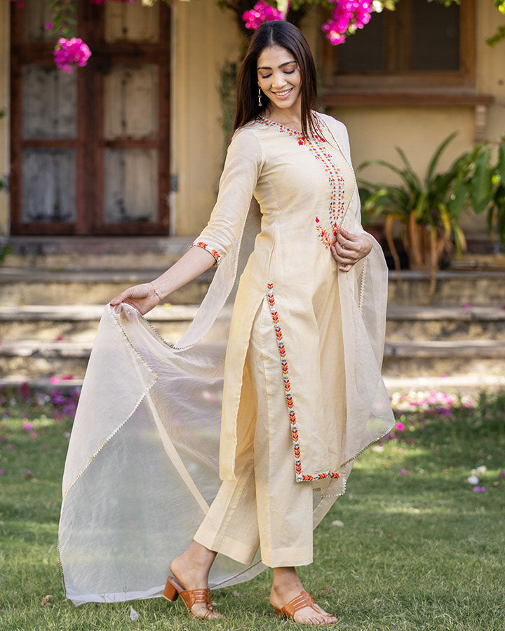 AMRITA CHANDERI SUIT SET