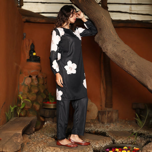 Hibiscus Spot Kurta Set