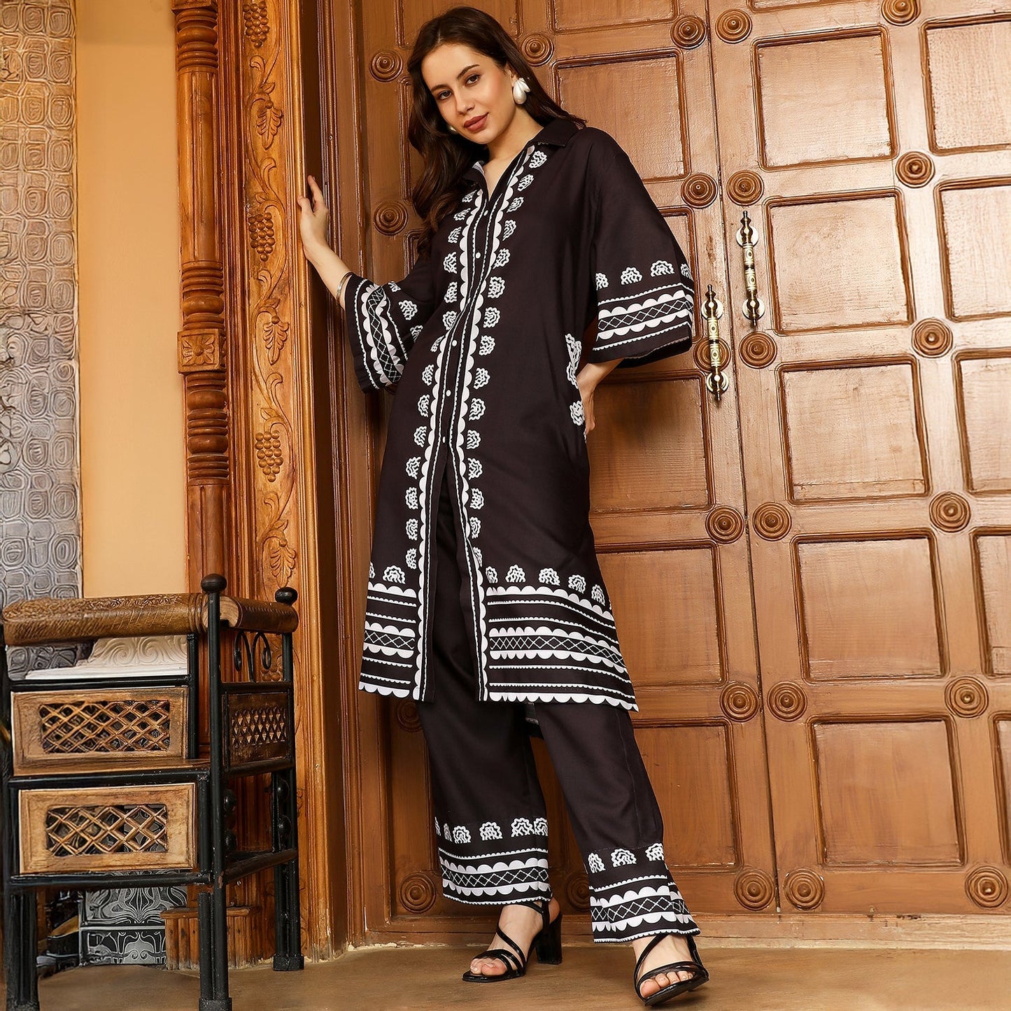 Indie Flora Lined-Imprint Kurta Set