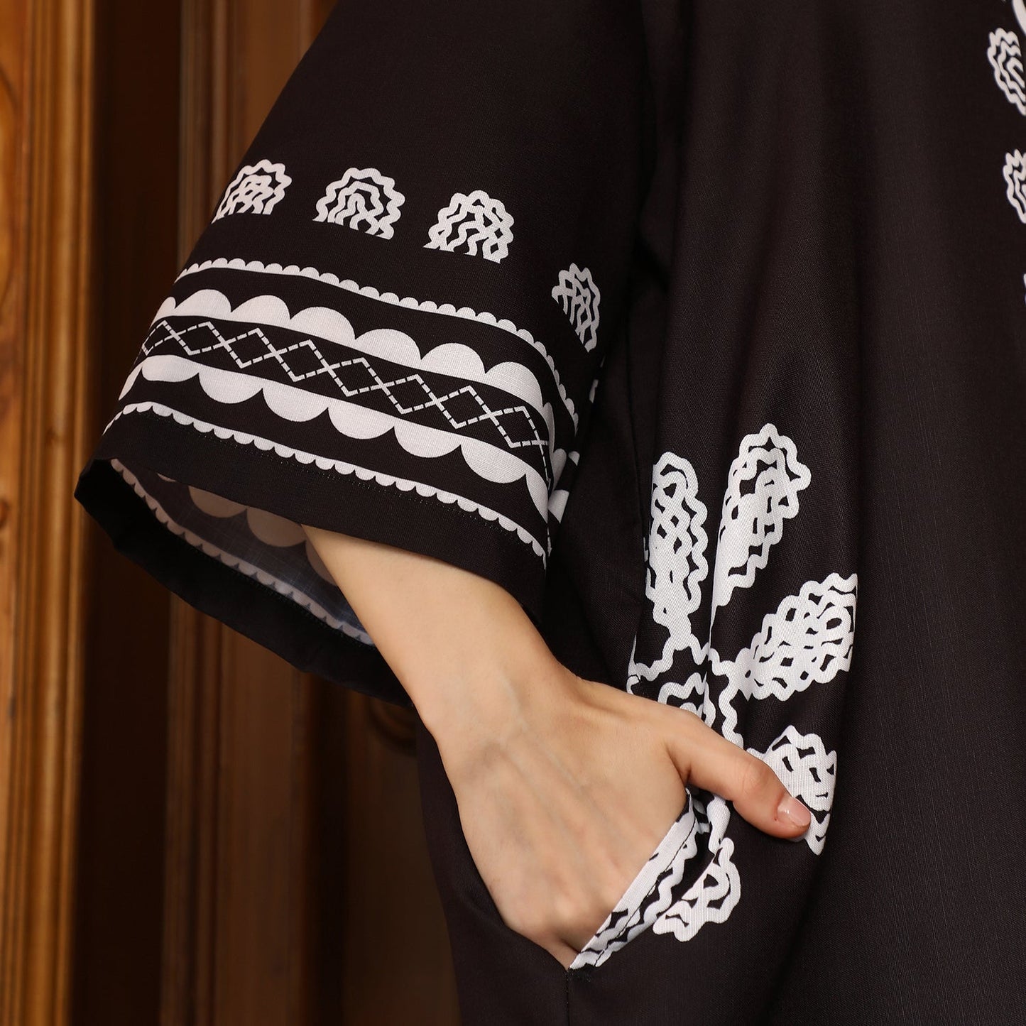 Indie Flora Lined-Imprint Kurta Set
