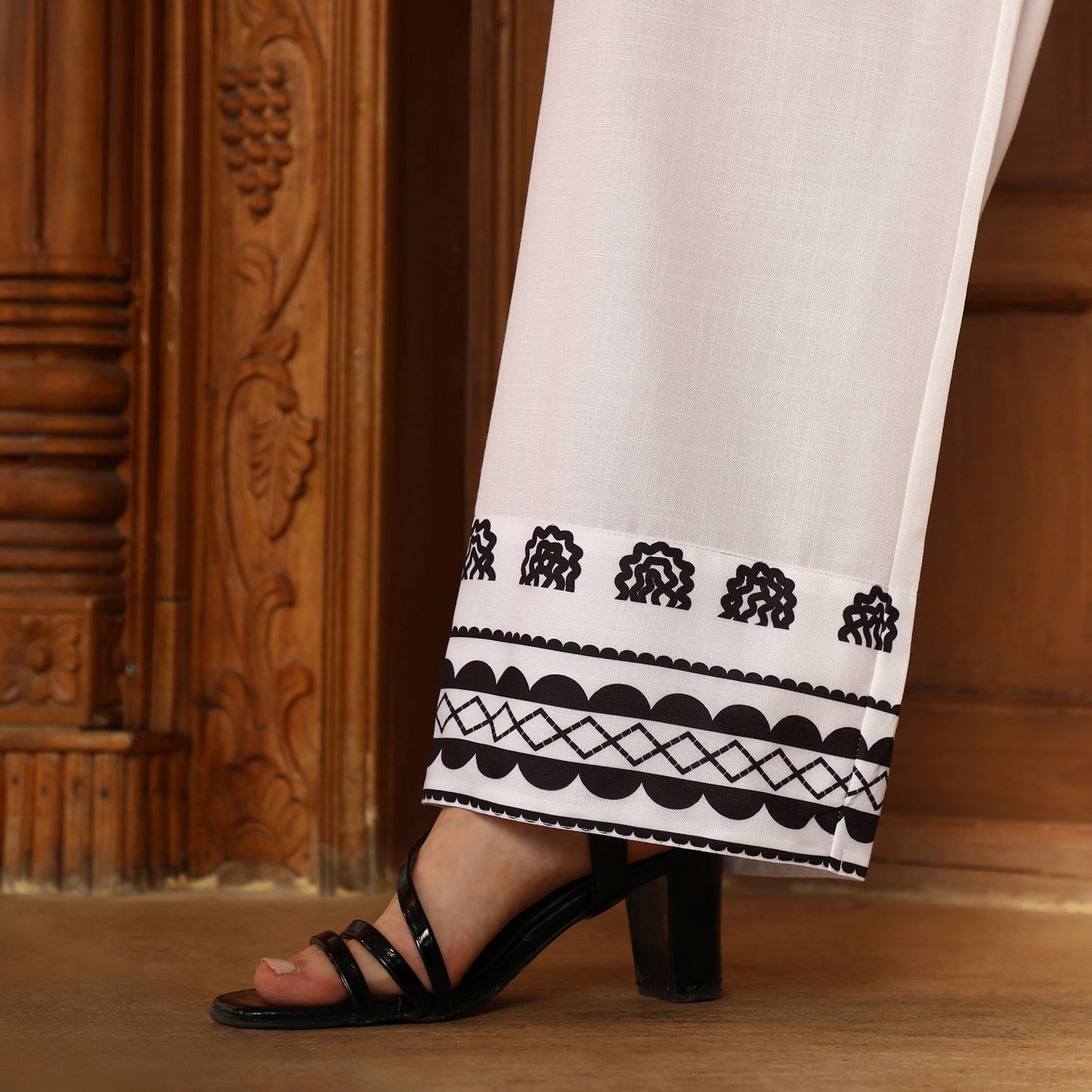 Indie Flora Lined-Imprint Kurta Set