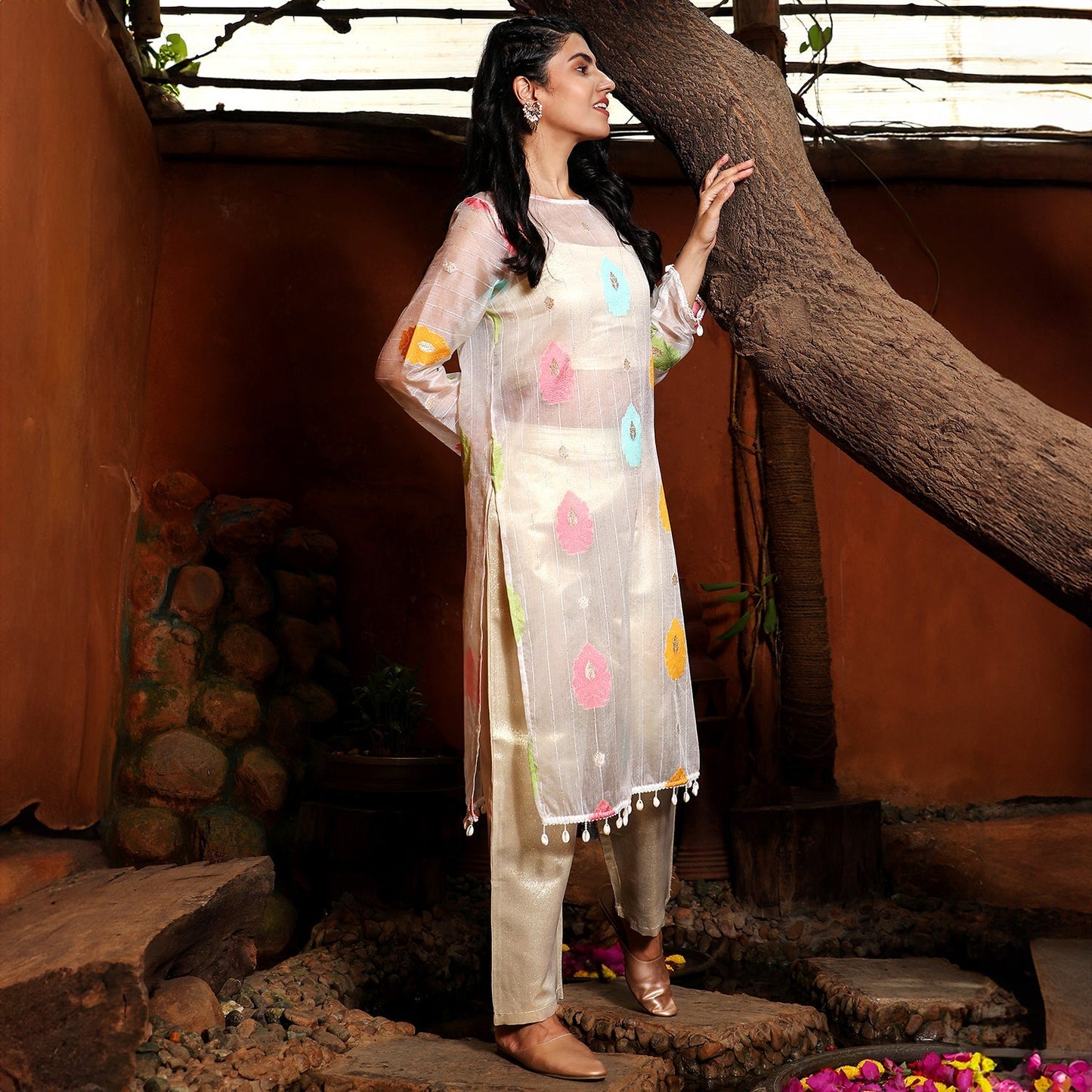 Floral Motif Kurta With Crop Top And Trousers
