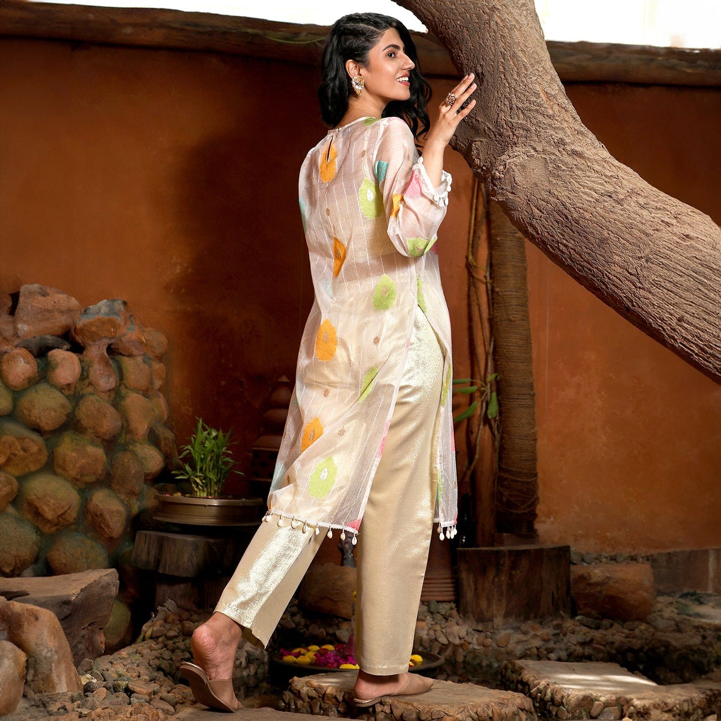 Floral Motif Kurta With Crop Top And Trousers