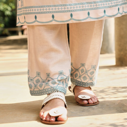 Constrast-Motif Kurta Set