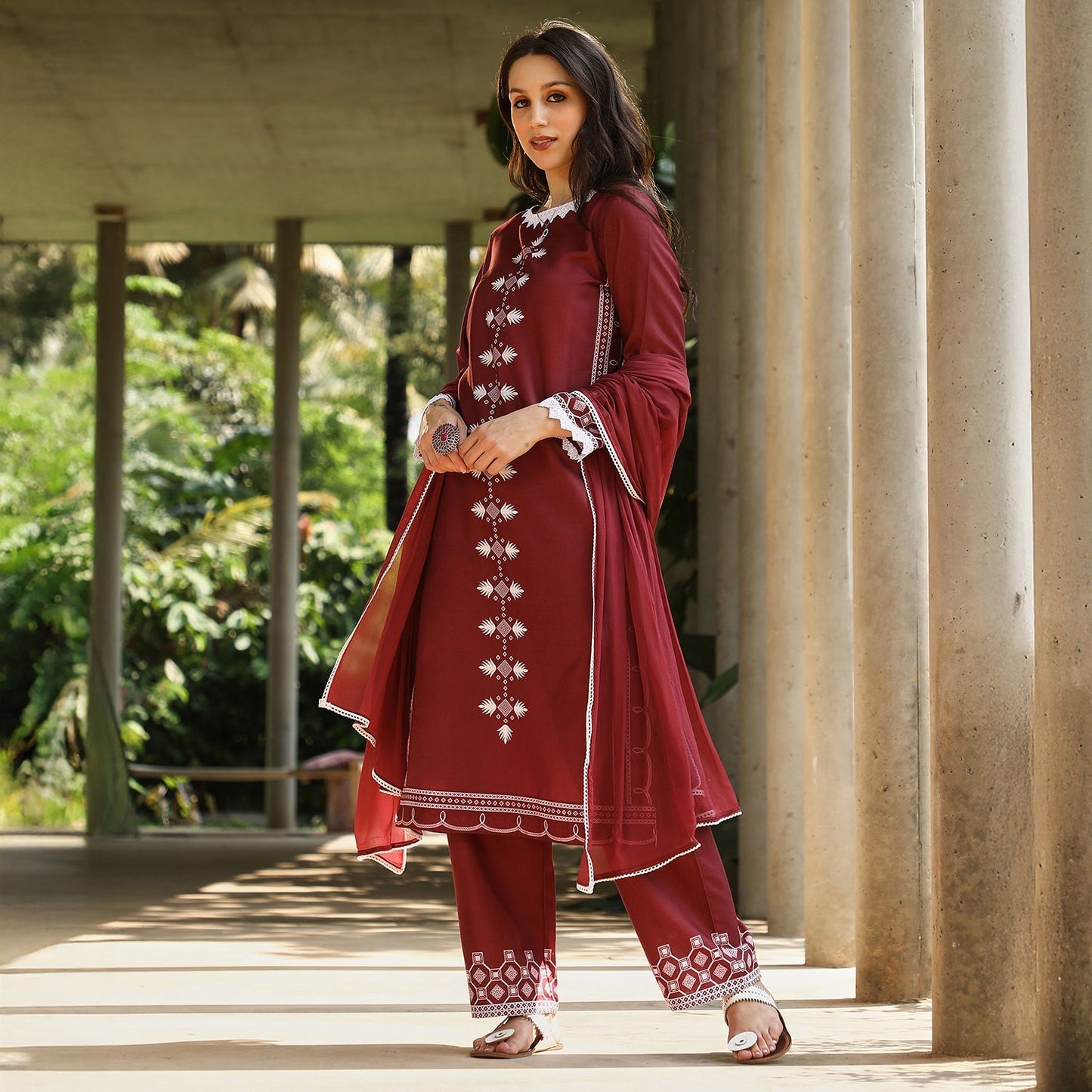 Constrast-Motif Kurta Set