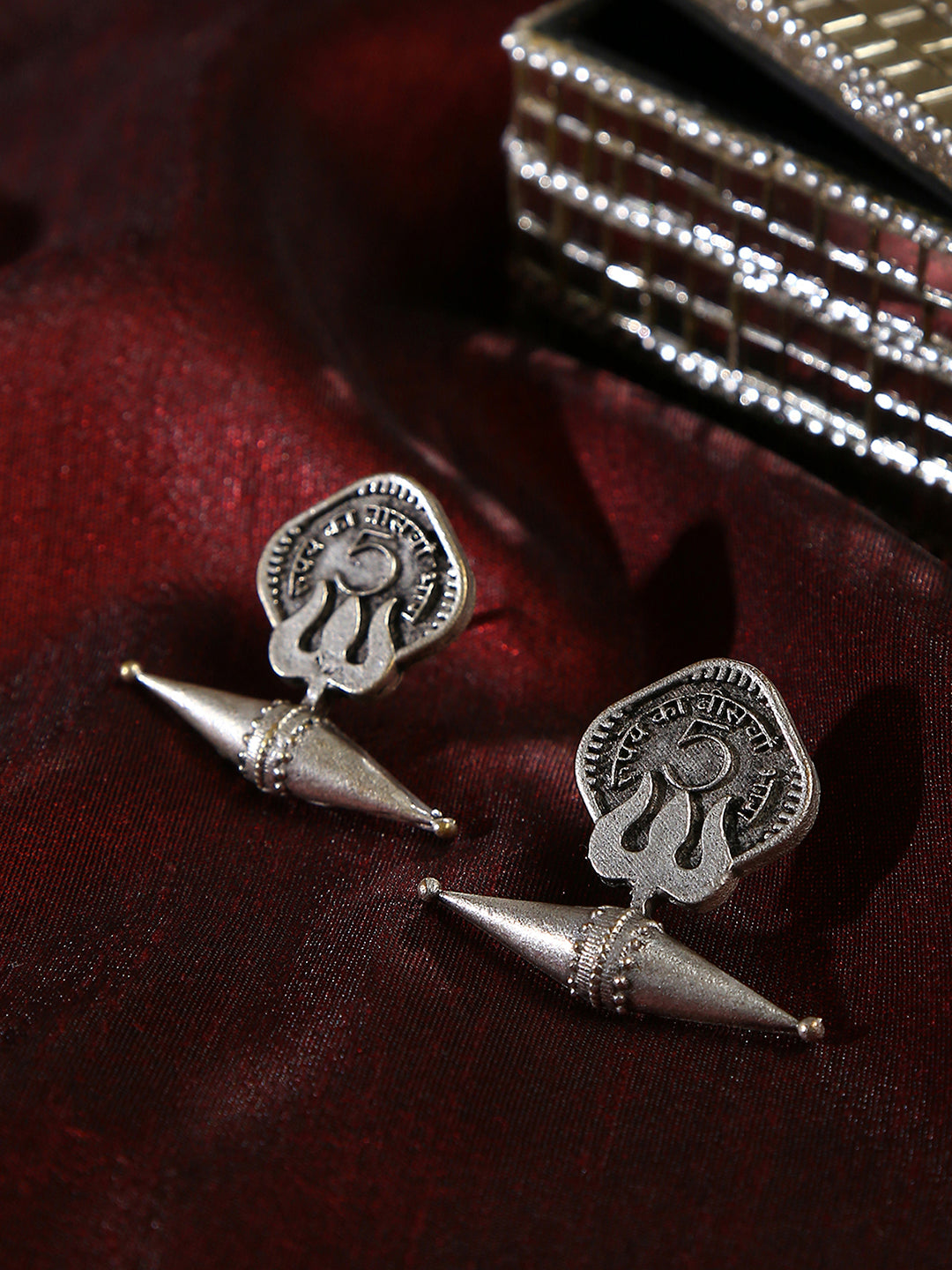 Silver plated Contemporary Stud