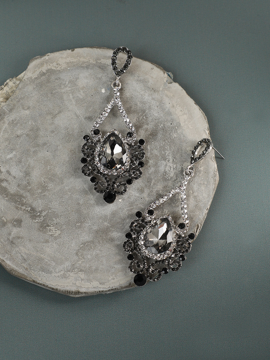 Silver Plated Designer Stone Casual Drop Earring