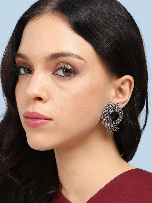 Contemporary Studs Earrings