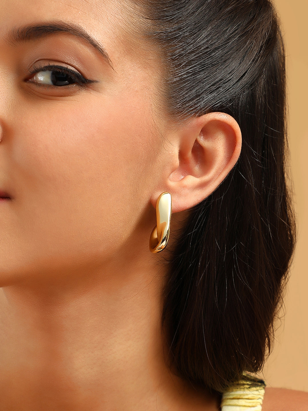 The Dented Swirl Hoop Earrings - California Gold-SOHIER8835