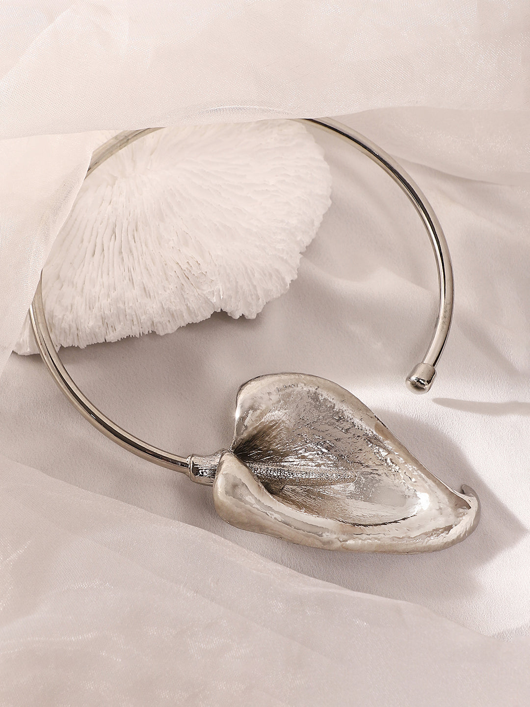 The Water Lily Torque Necklace - Metallic Silver-SOHINC6075