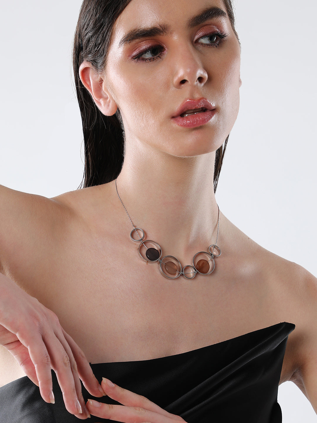 The Orb Collar Necklace - Metallic Silver-SOHINC6076