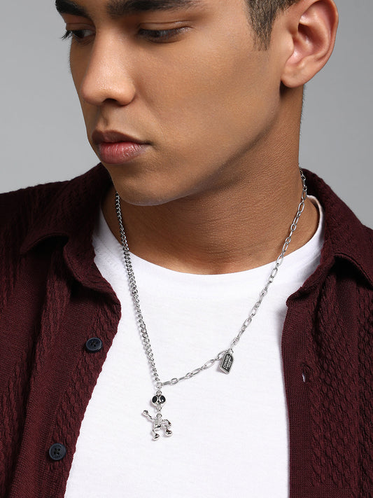 The Skelley Pendant Necklace Metallic Silver