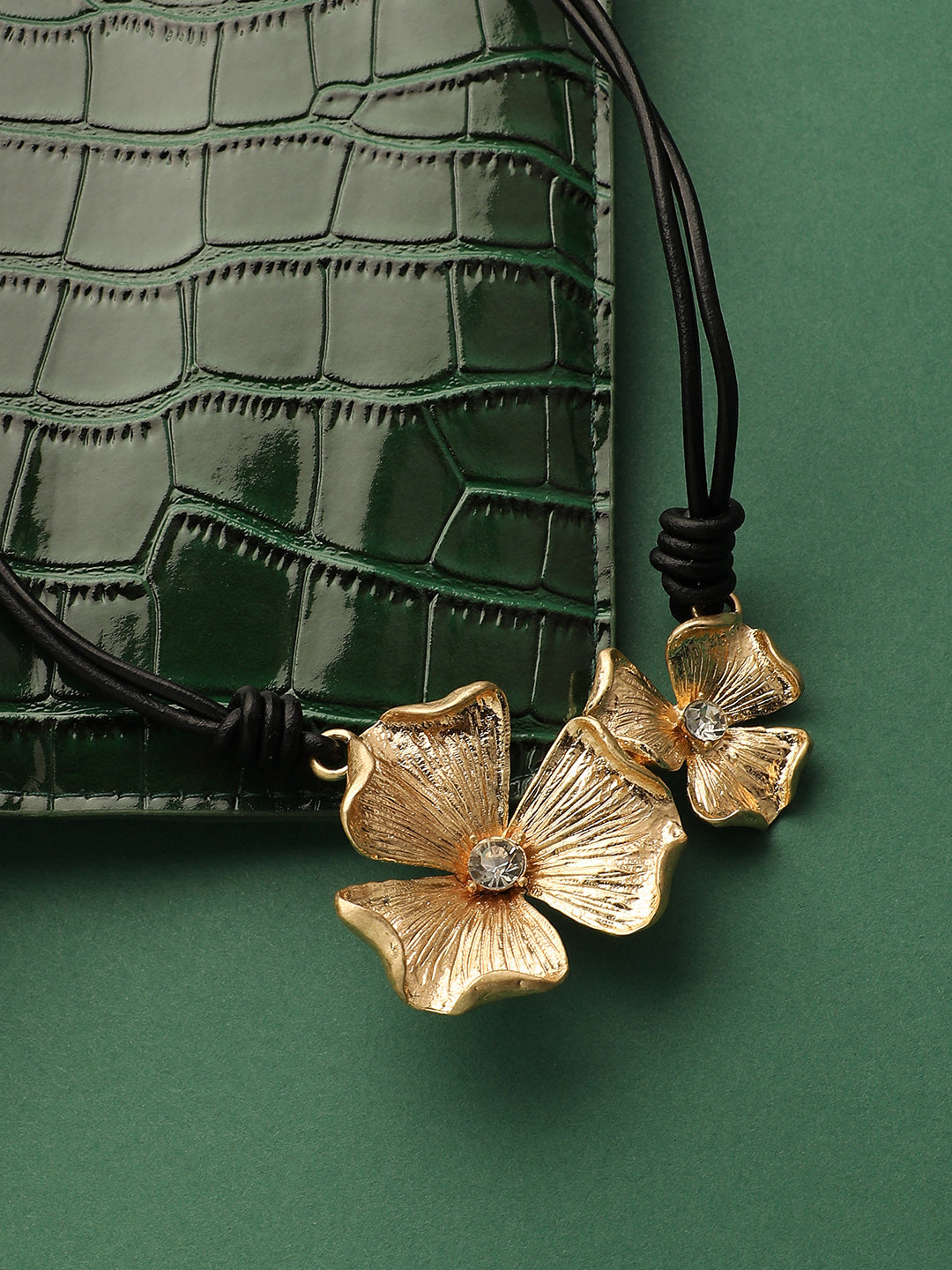 Gold-Plated Artificial Stones Studded Necklace