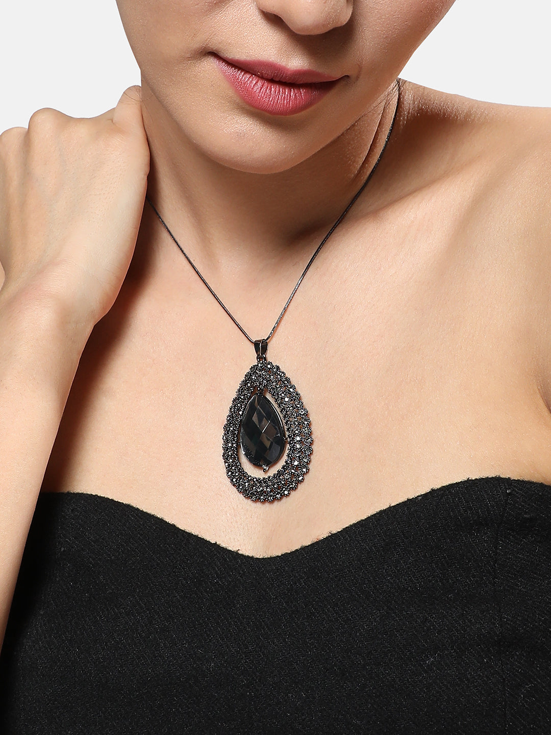 Silver-Plated Oval-Shaped Artificial Stones Studded Velvet Pendants With Chains
