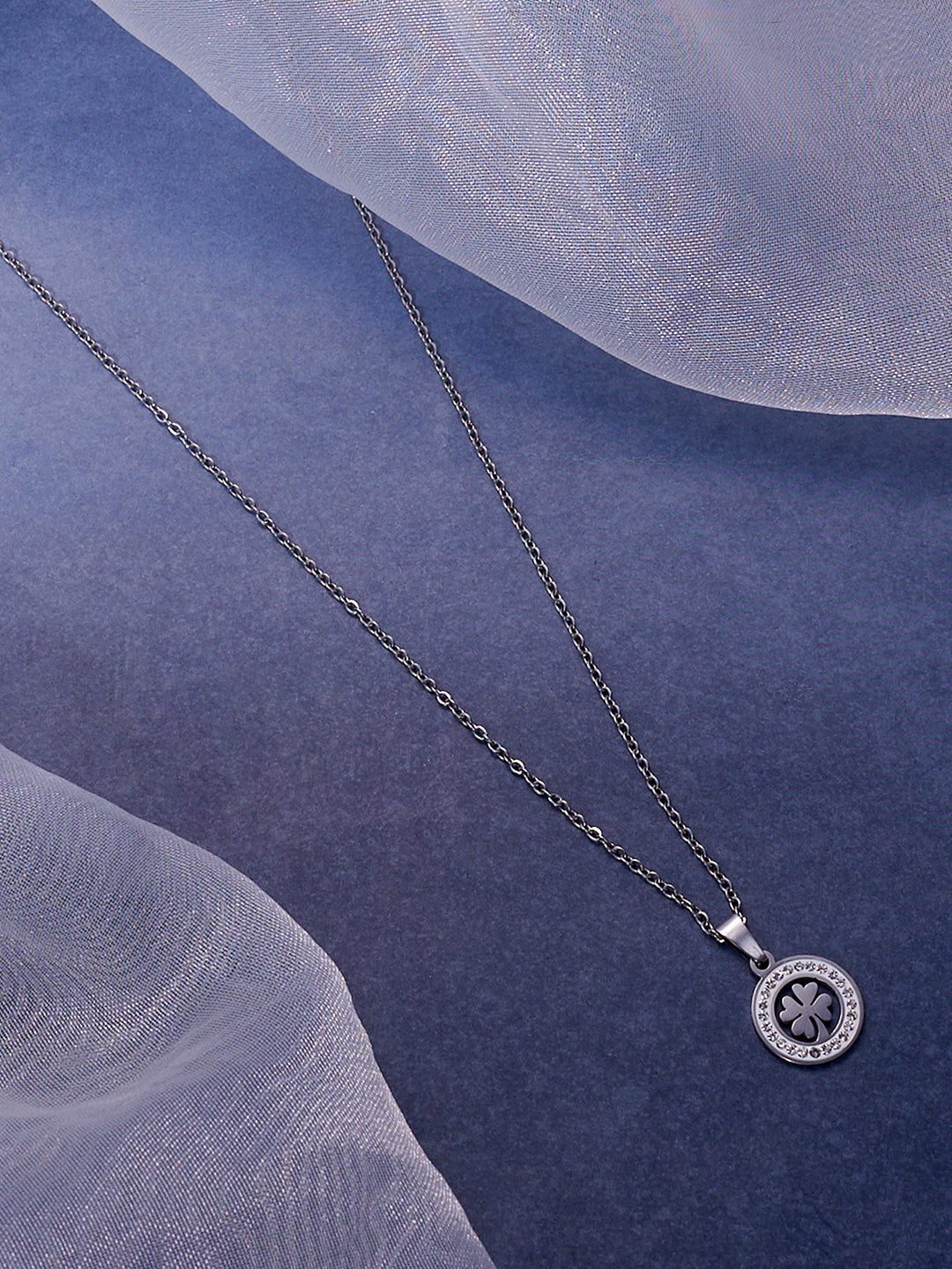 The Clover Pendant Necklace - Metallic Silver-SOHINC8846