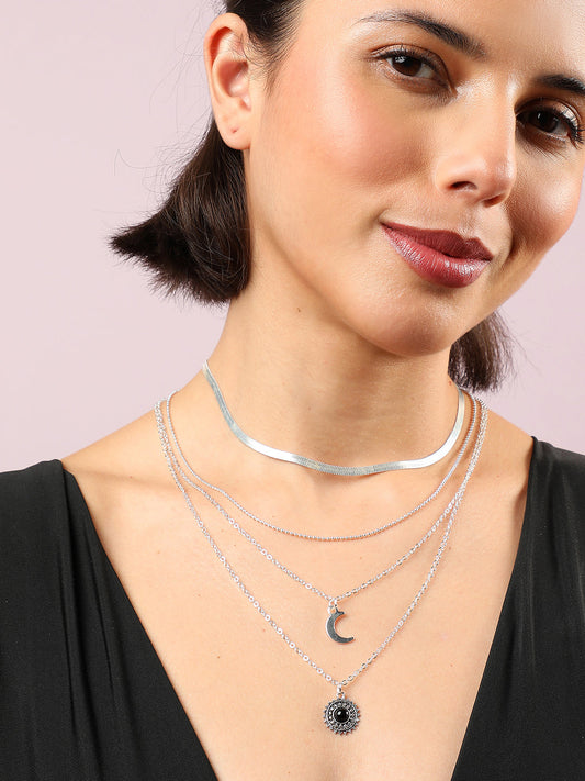 MULTI LAYERED WHITE BEADED NECKLACE