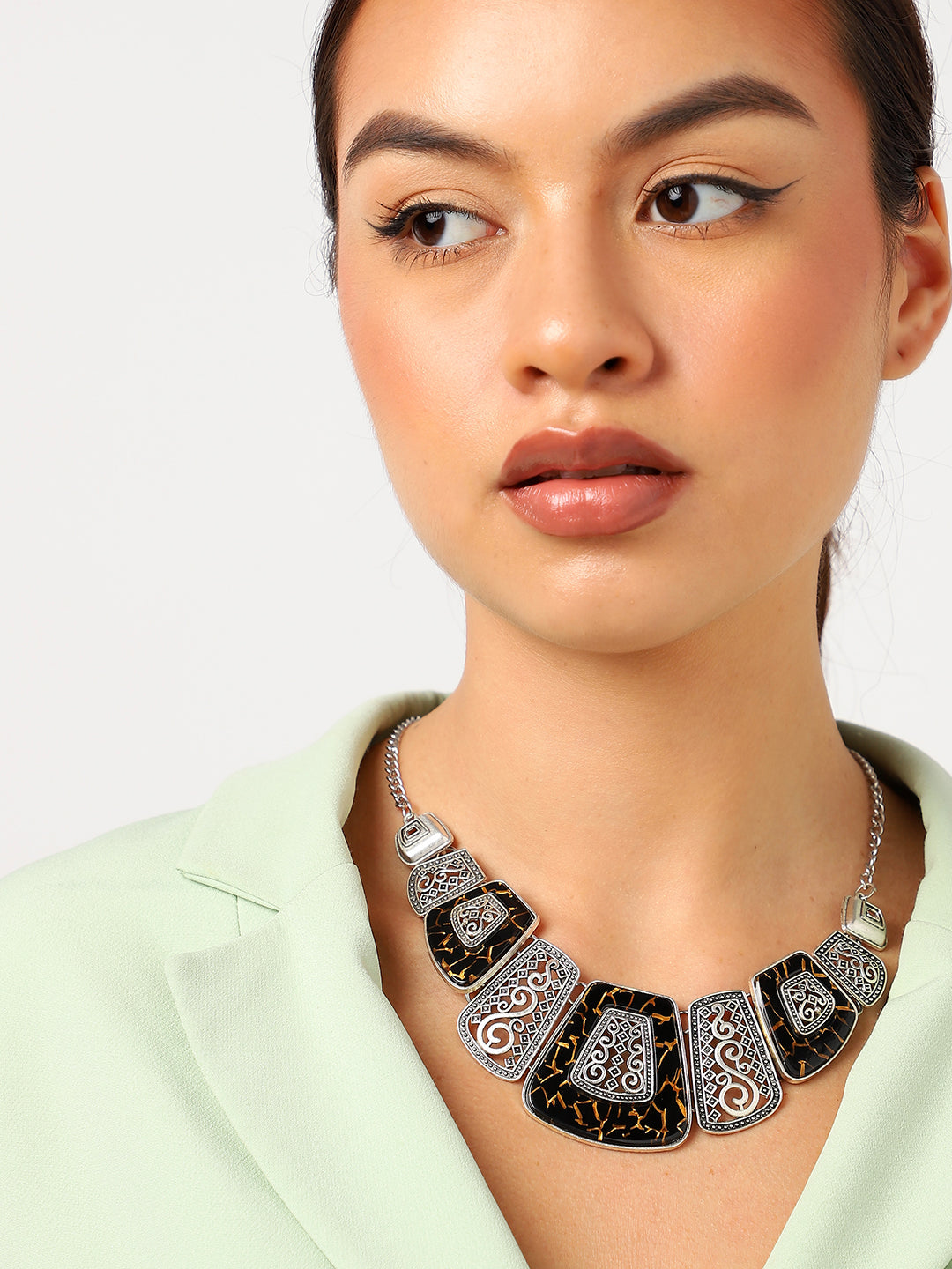 Chaotic Necklace