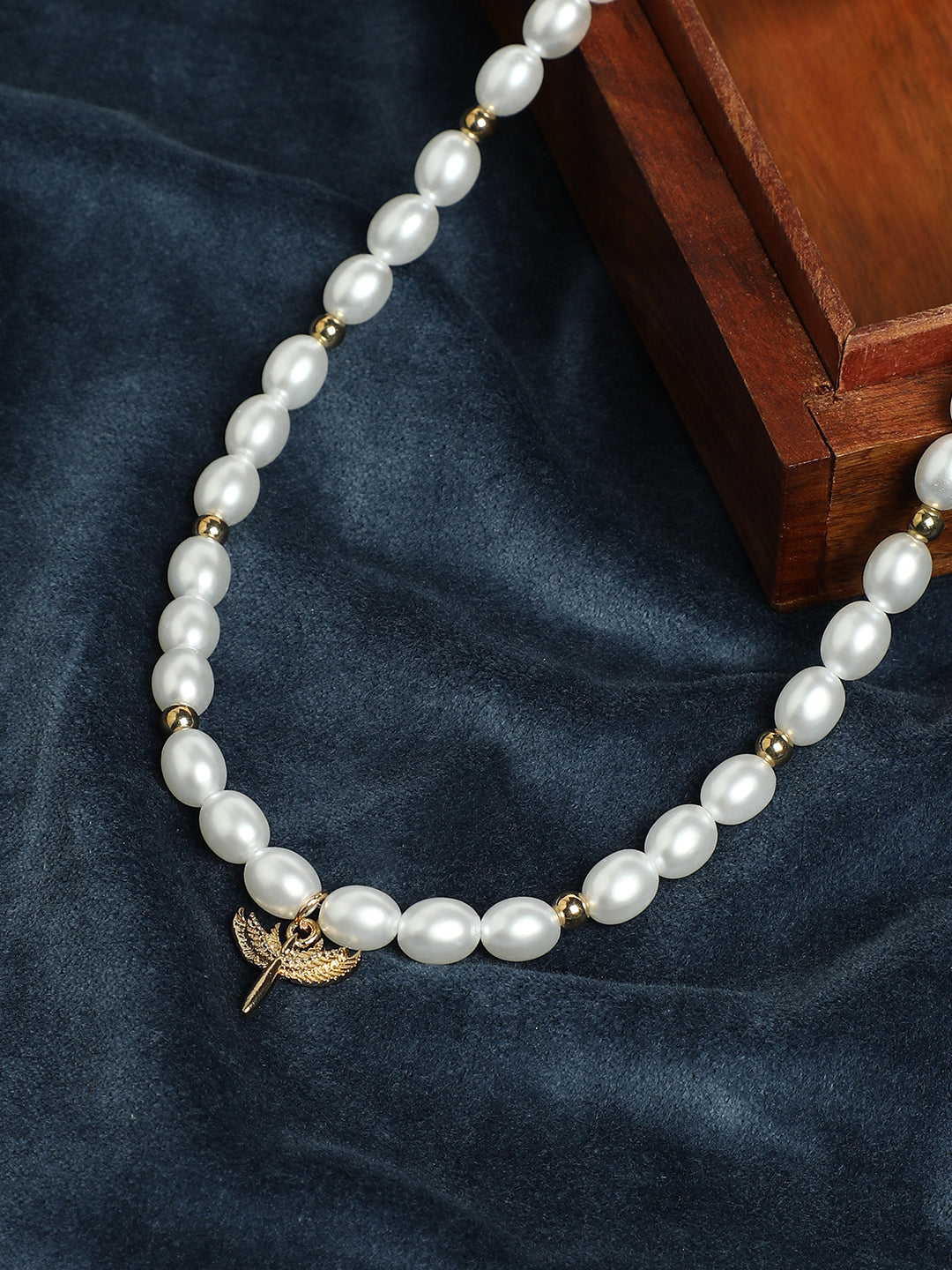 Women's The Wing Collar Necklace - Pearl White