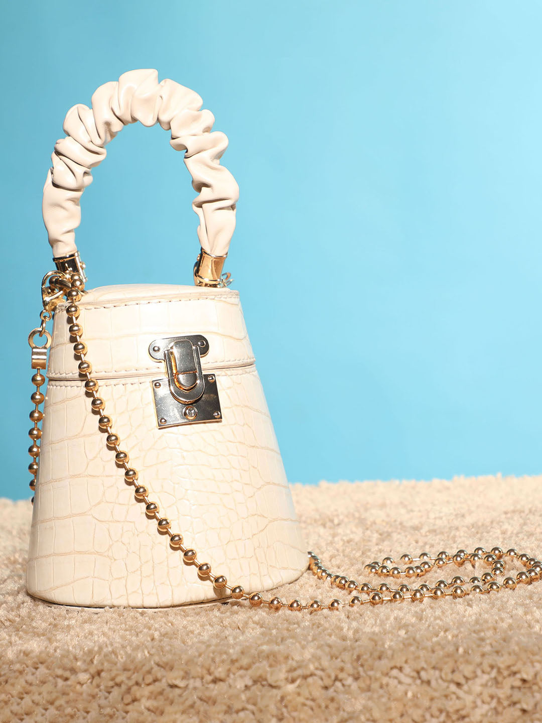 Ripple Cream Bucket Bag