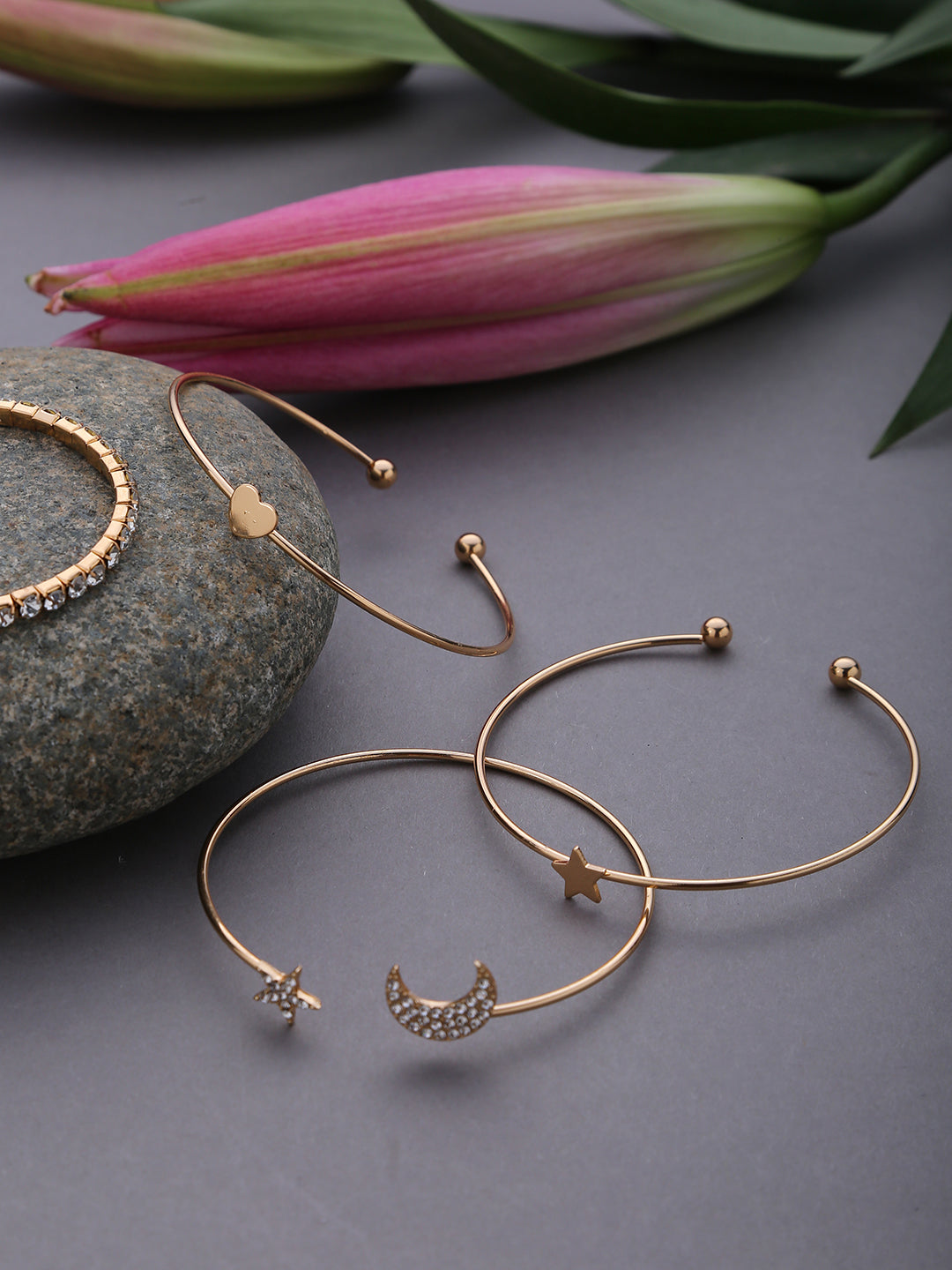 Pack of 4 Gold Plated Designer Bracelet