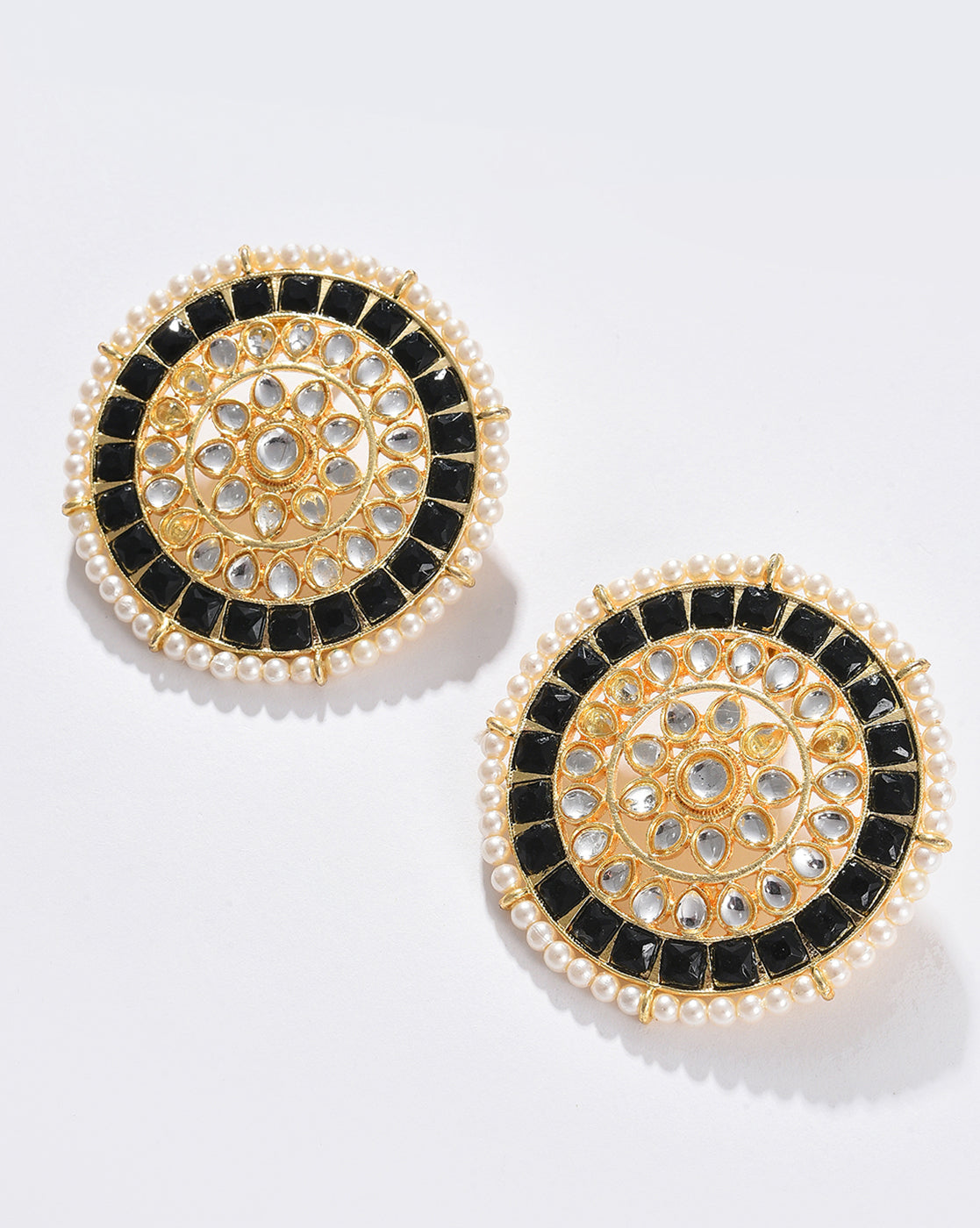 Women Black Kundan Round Stud Earrings