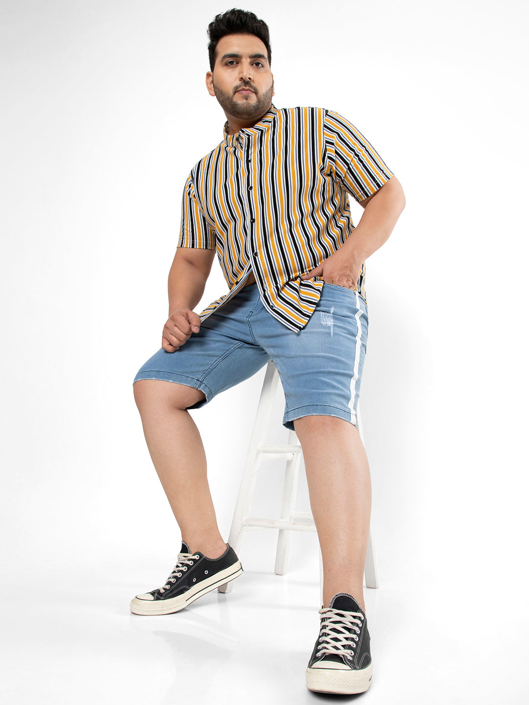 MEN SOLID & SIDE STRIPED STYLISH DENIM SHORT