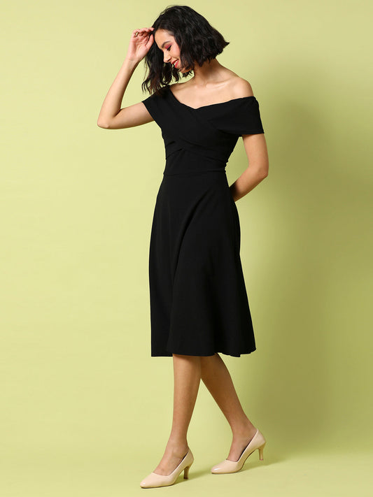 Dress With Criss-Cross Detail