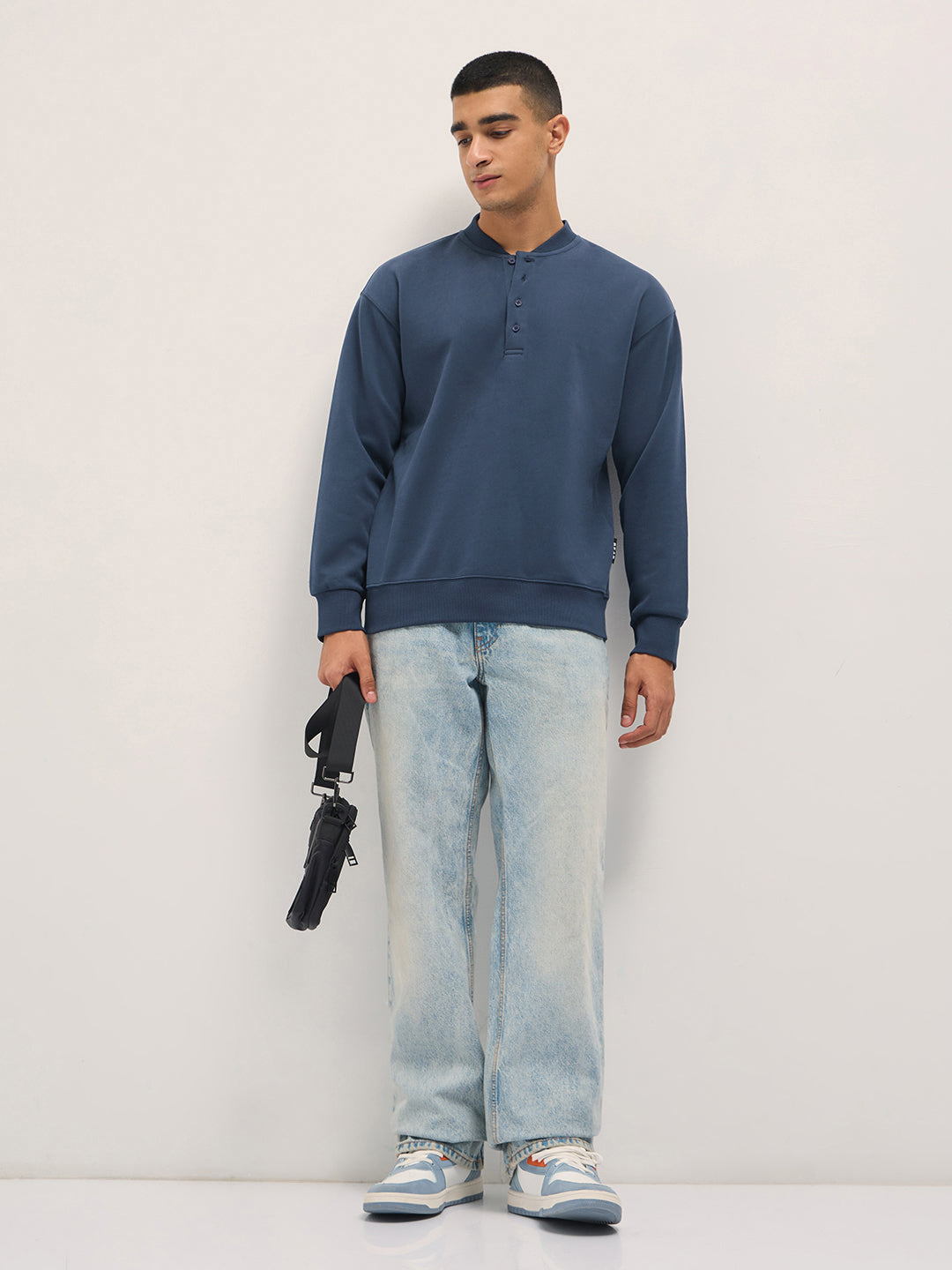 Blue Solid Relaxed Fit Henley Neck T-Shirt with Ribbed Hem and Cuffs