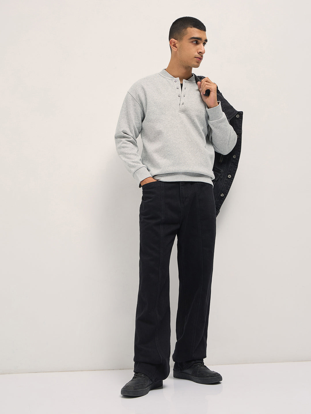 Light Grey Solid Relaxed Fit Henley Neck T-Shirt with Ribbed Hem and Cuffs