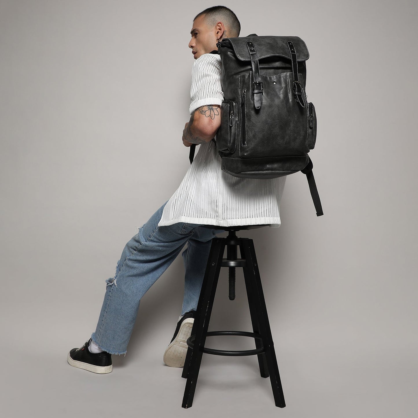 The Voyager Backpack - Moon Grey