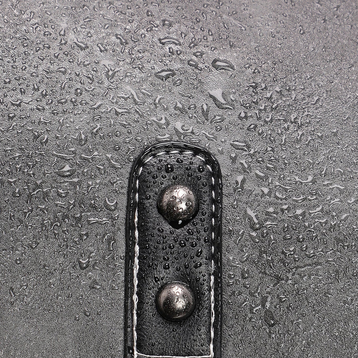 The Voyager Backpack - Moon Grey