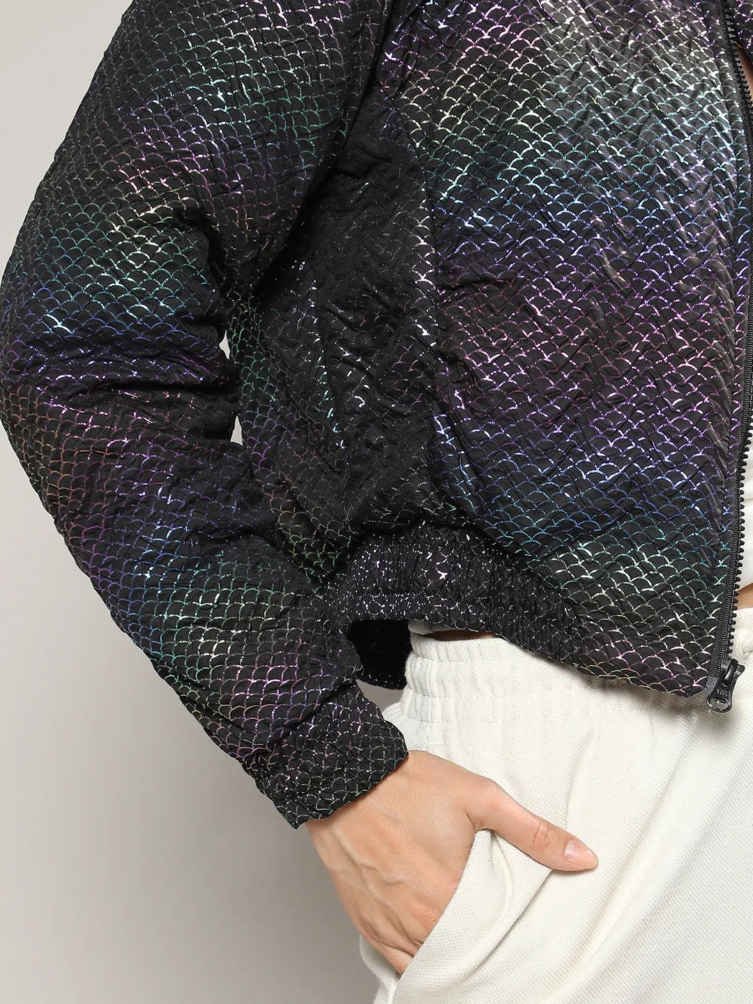 Women Carbon Black Holographic Print Puffer Jacket