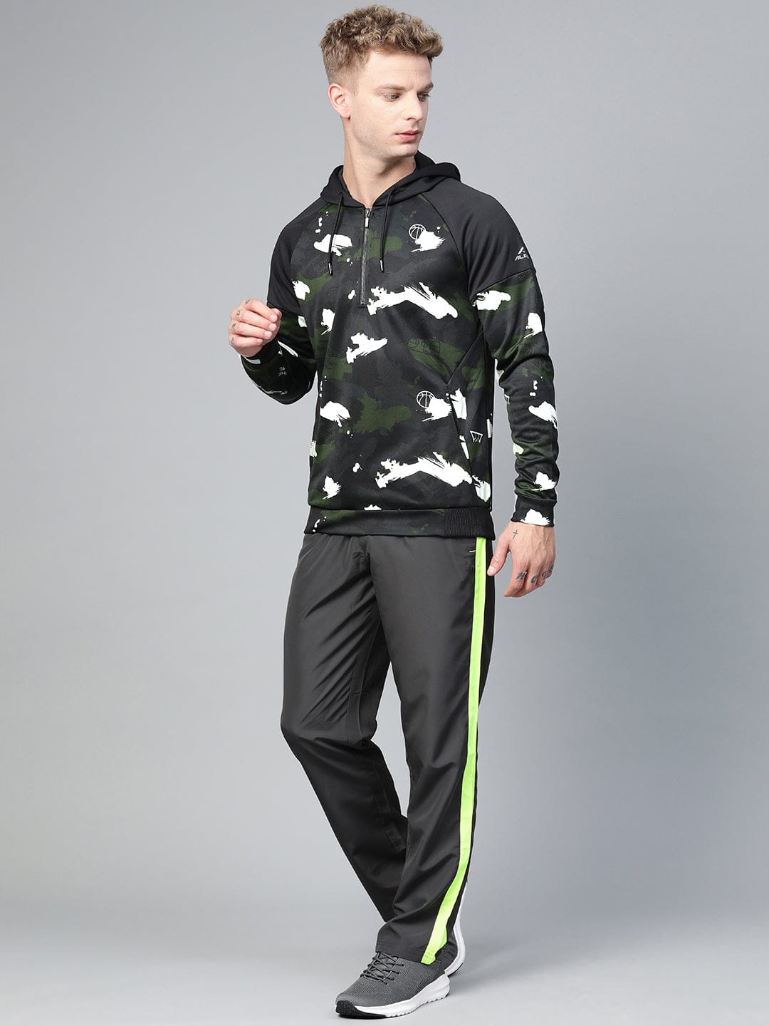 Alcis Men Olive Green Black Camouflage Print Hooded Sweatshirt