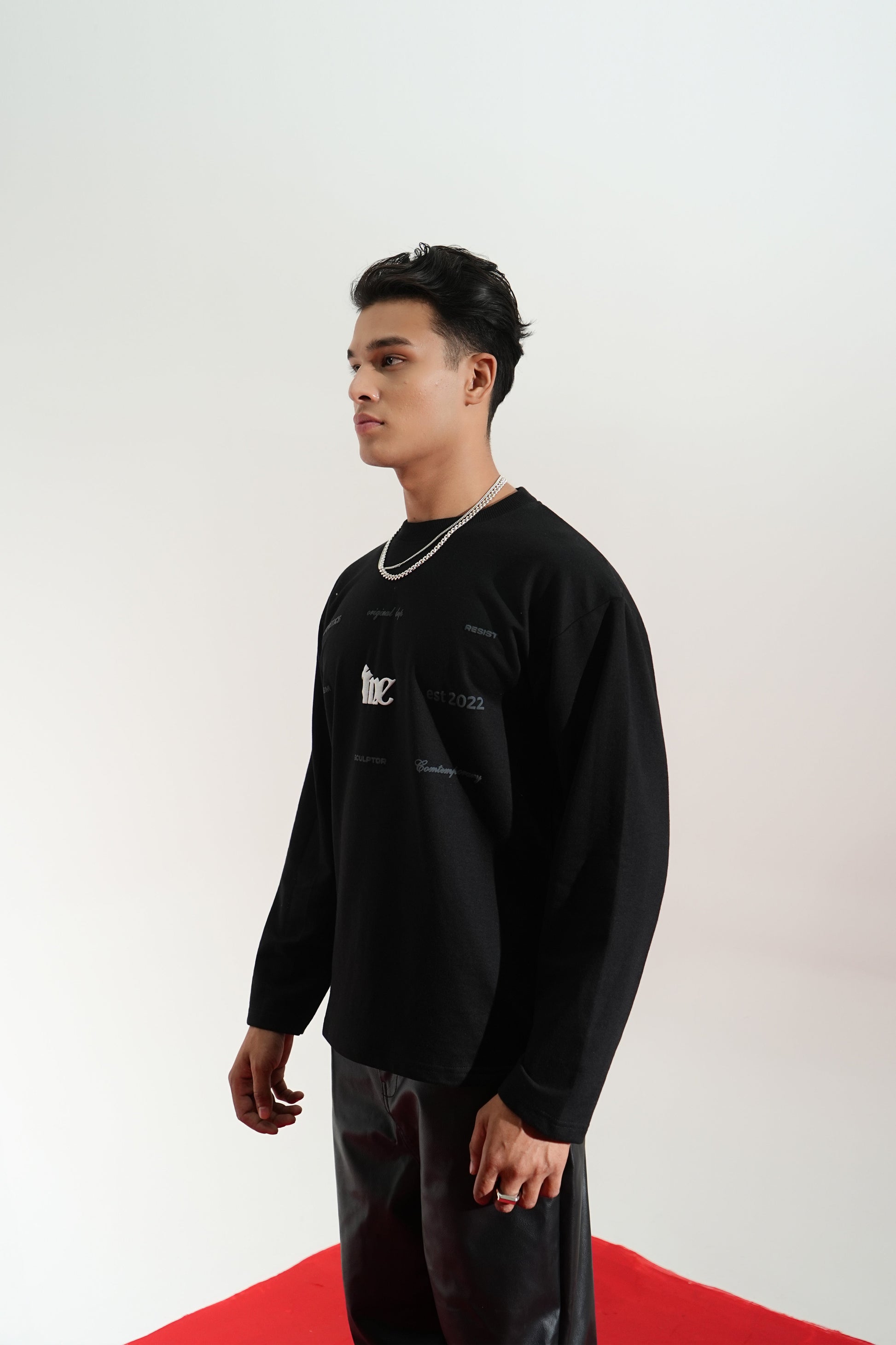Nexus Printed Oversized Black Sweatshirt Main Character