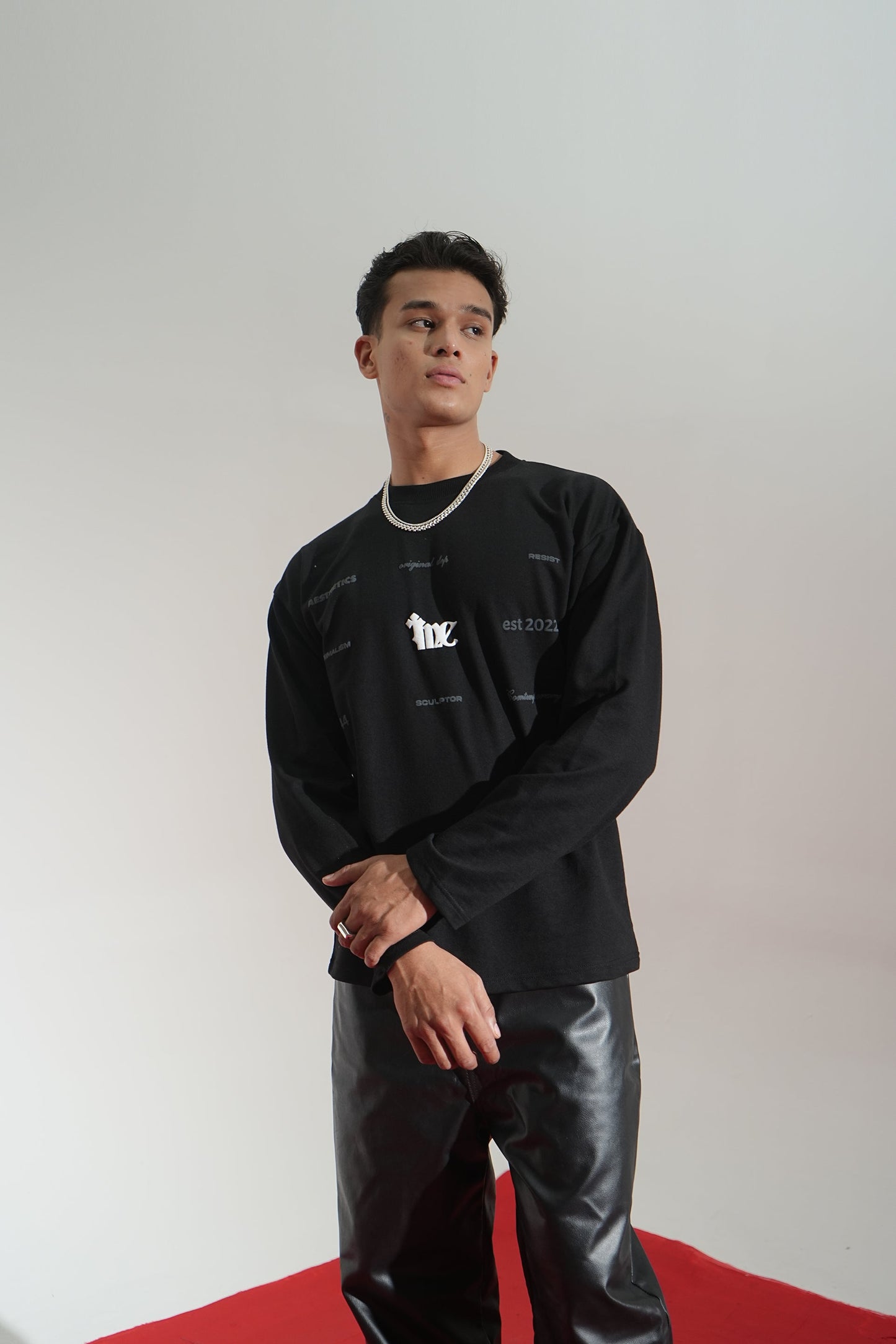 Nexus Printed Oversized Black Sweatshirt Main Character