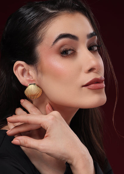 Golden Seashell Stud Earrings De Novoo