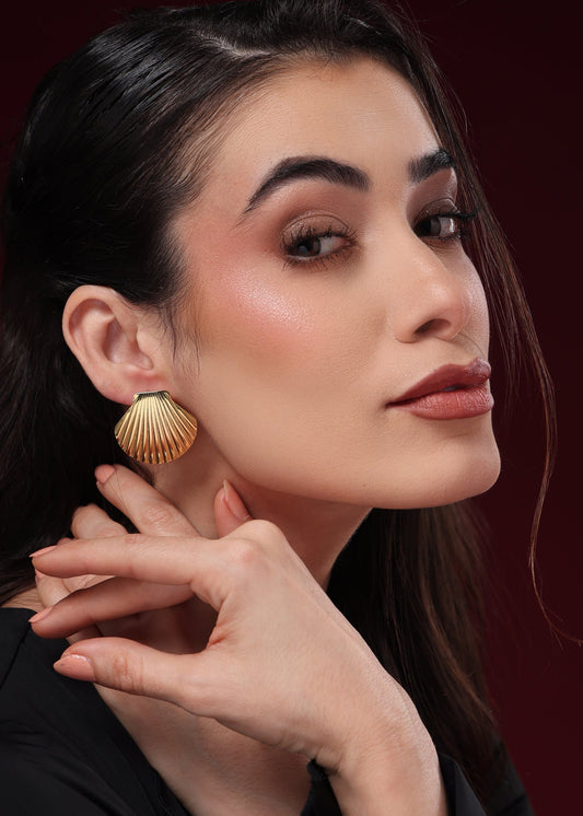 Golden Seashell Stud Earrings De Novoo