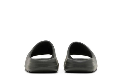 Yeezy Slides "Dark Onyx"