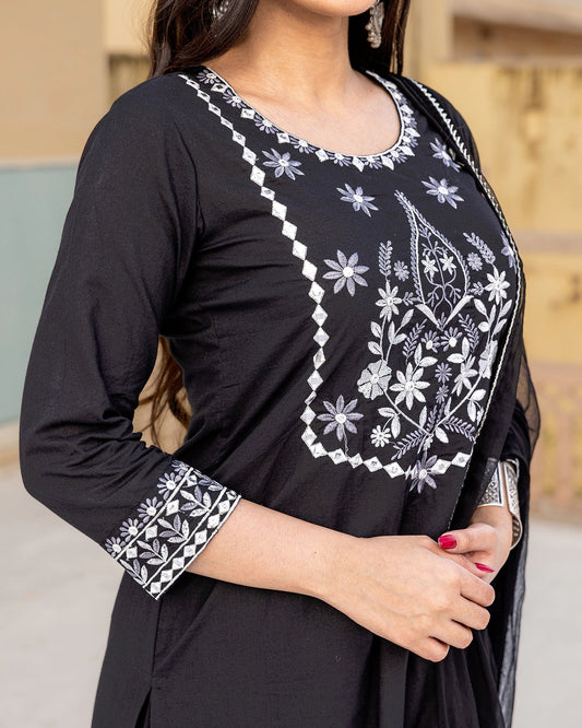 Black Aari Work Suit Set