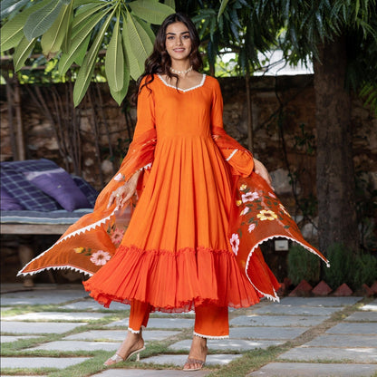 Nazmin Suit Set