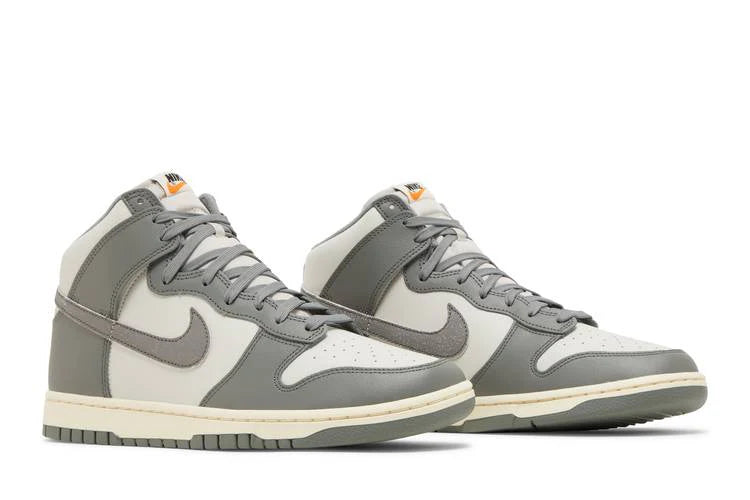 Dunk High SE GS 'Light Bone Tumbled Grey'