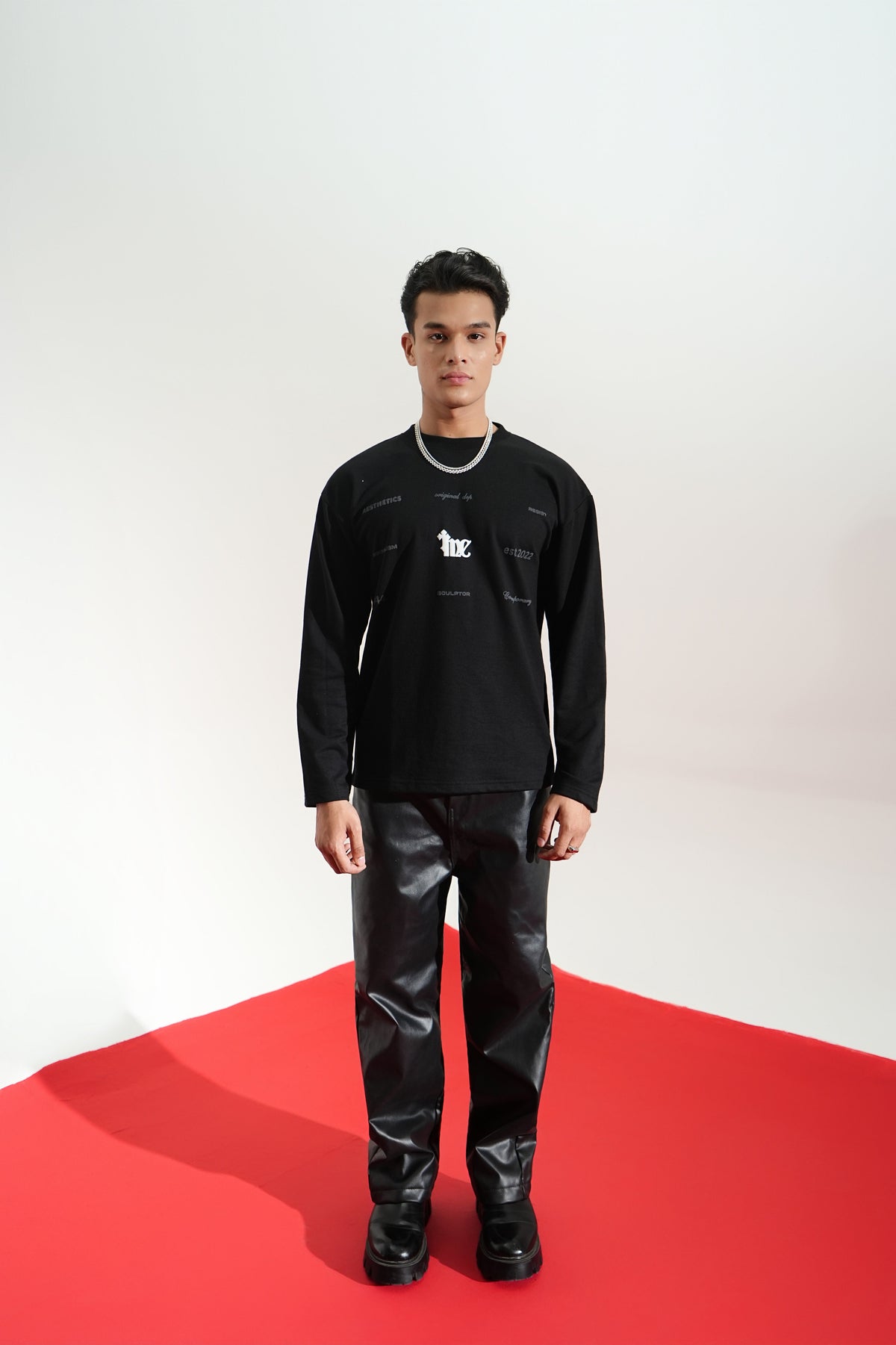 Nexus Printed Oversized Black Sweatshirt Main Character