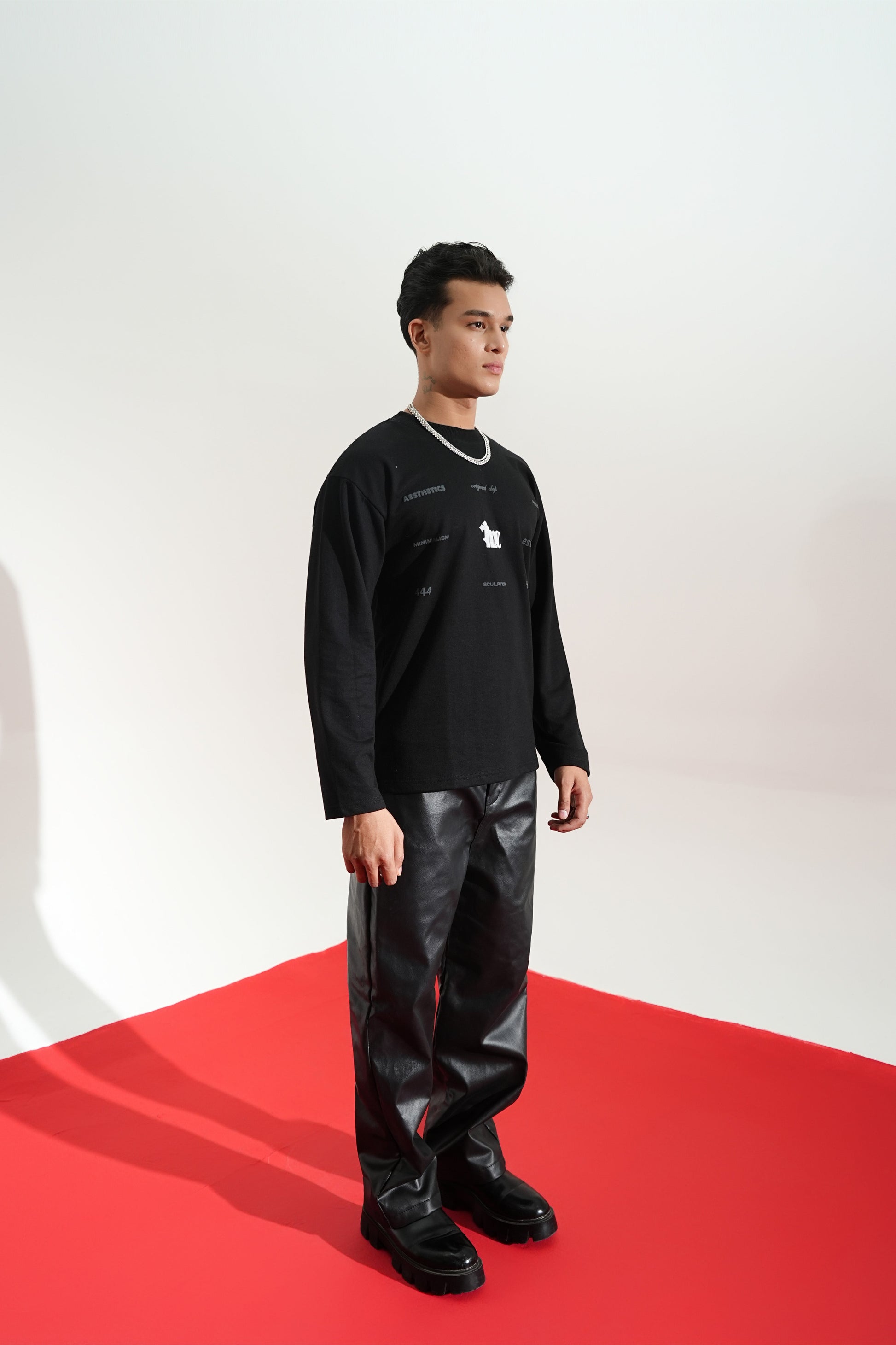 Nexus Printed Oversized Black Sweatshirt Main Character