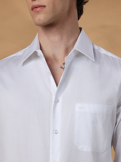 White Regular Fit Formal Cotton shirt for men (ISANO)