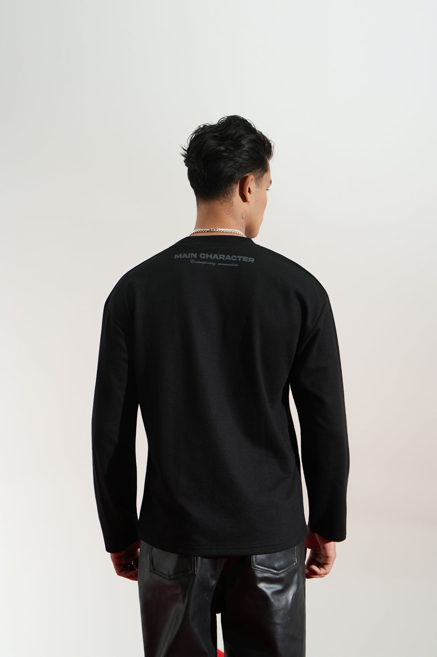 Nexus Printed Oversized Black Sweatshirt Main Character