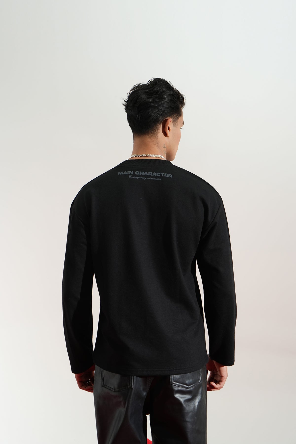 Nexus Printed Oversized Black Sweatshirt Main Character